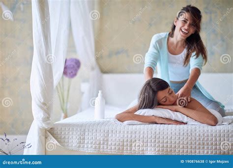 lesbenmassage|lesbian